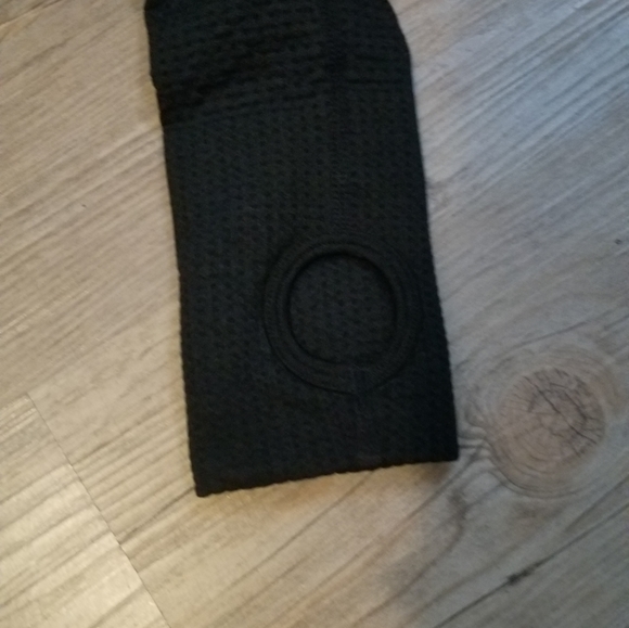 LM Activewear CropTop - Picture 4 of 5